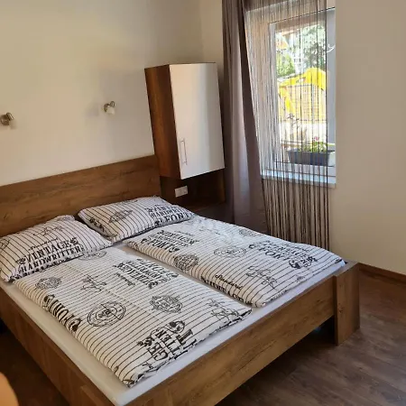 Holdudvar Appartement *
