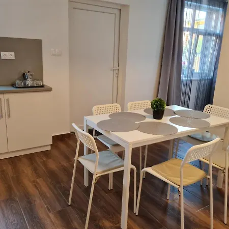 Holdudvar Apartman Gyula