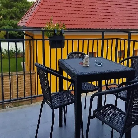 Holdudvar Appartement *